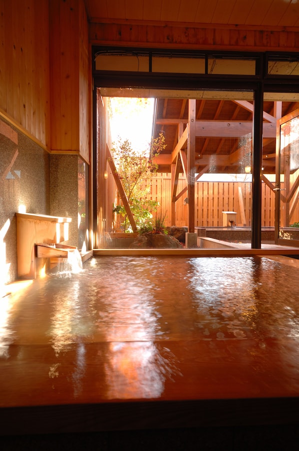 Hot springs - Nonohana Yakeyamaso (Towada)