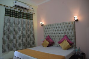 Deluxe Room, 1 Double Bed, Non Smoking | Free WiFi