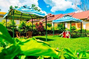 Property grounds - Kijungu Hill Hotel (Hoima)