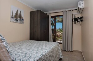 4 bedrooms, in-room safe, iron/ironing board, travel crib