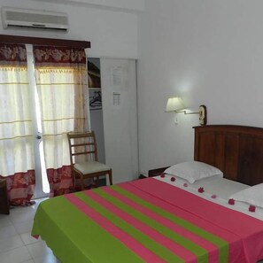 Standard Double Room, Partial Sea View