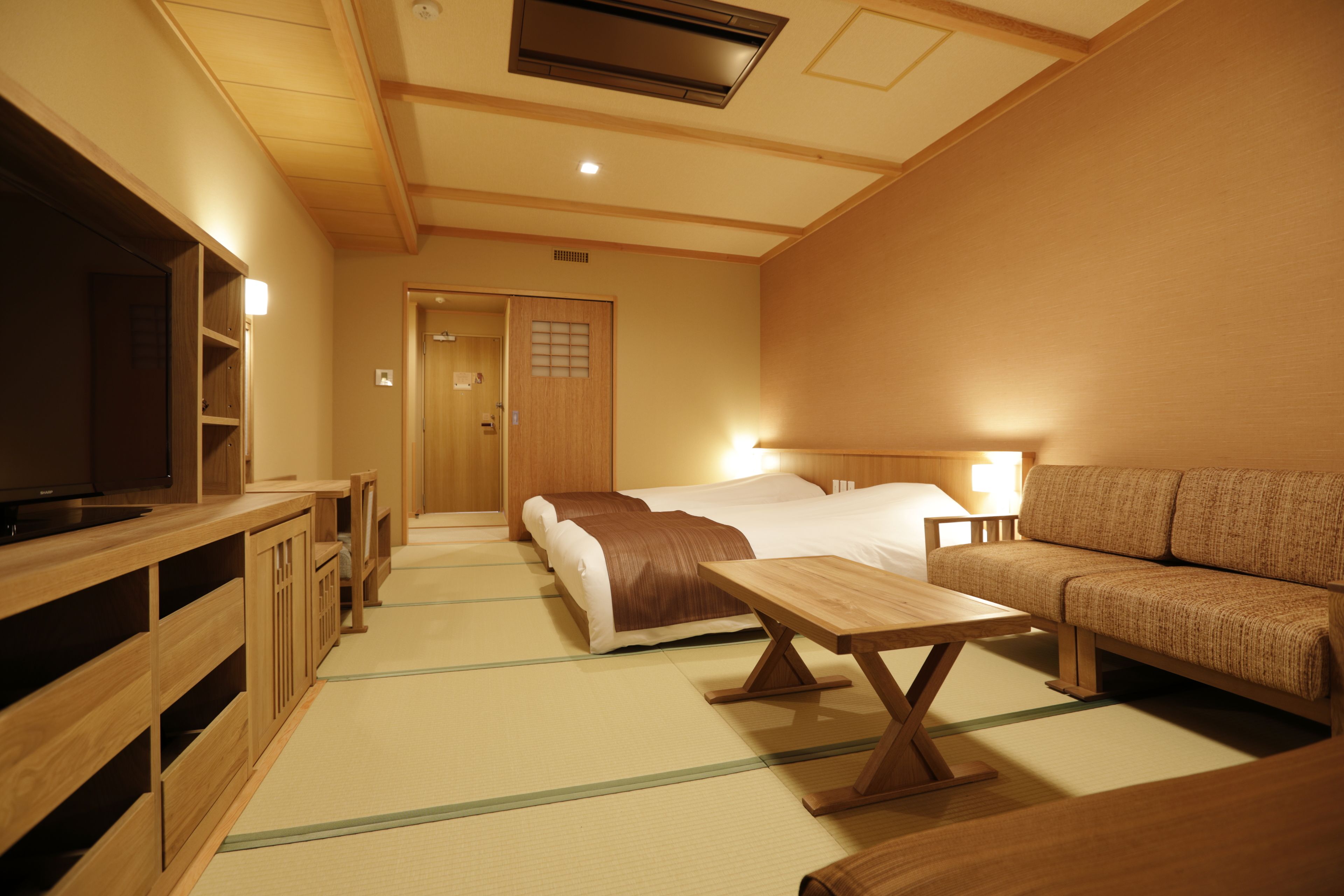 In-room safe, desk, soundproofing, free WiFi