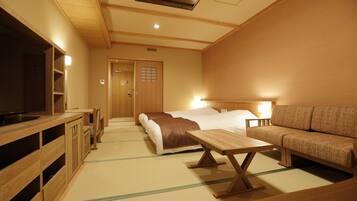 In-room safe, desk, soundproofing, free WiFi