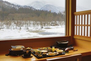 每日供應全套早餐 (每人 JPY2200)