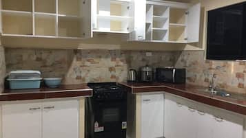 Căn hộ Exclusive, 2 giường cỡ queen, không hút thuốc | Bếp riêng | Tủ lạnh, lò vi sóng, lò nướng, dụng cụ nấu nướng/bát dĩa/dao nĩa