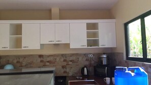 Exclusive Apartment, 2 Queen Beds, Non Smoking | Private kitchen