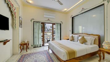 Family Suite | 1 bedroom, Frette Italian sheets, premium bedding, Select Comfort beds