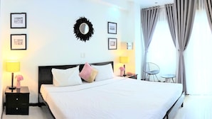 Chambre Deluxe double ou avec lits jumeaux, 1 chambre, balcon, vue sur la ville | Intérieur