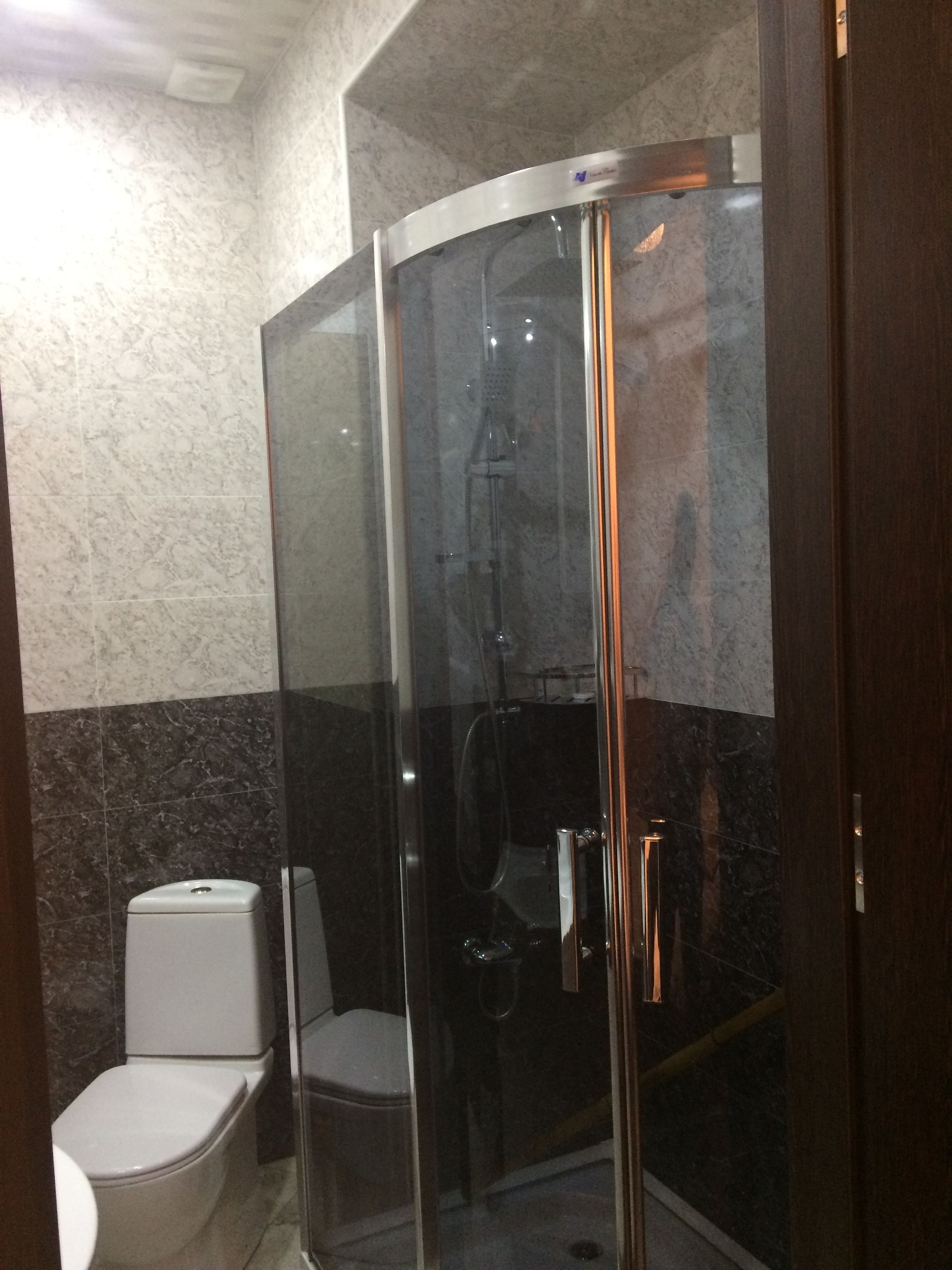 Basic Double or Twin Room, 1 Single Bed, Non Smoking | Bathroom