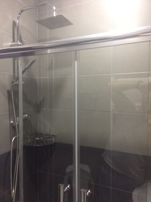 Basic Double or Twin Room, 1 Single Bed, Non Smoking | Bathroom - Vazis Ubani (Tbilisi)