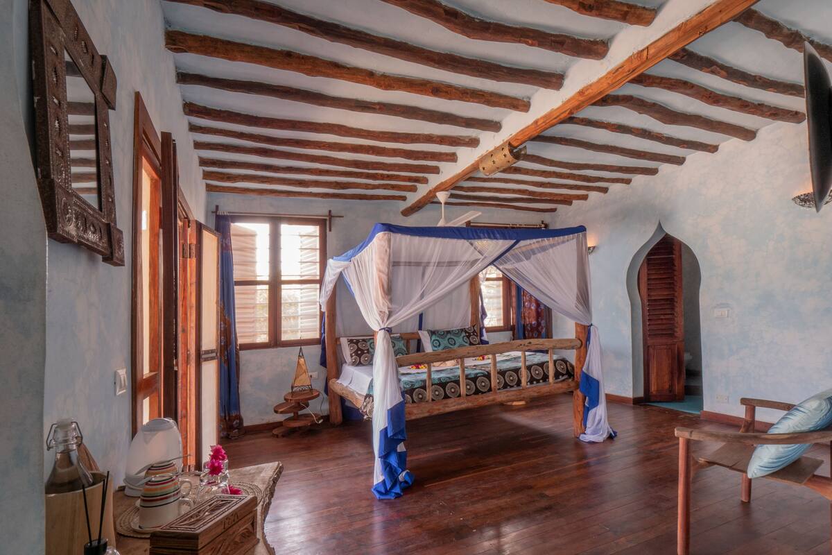 Habitación doble superior, vistas al mar | Caja fuerte, wifi gratis, decoración individual y mobiliario individual