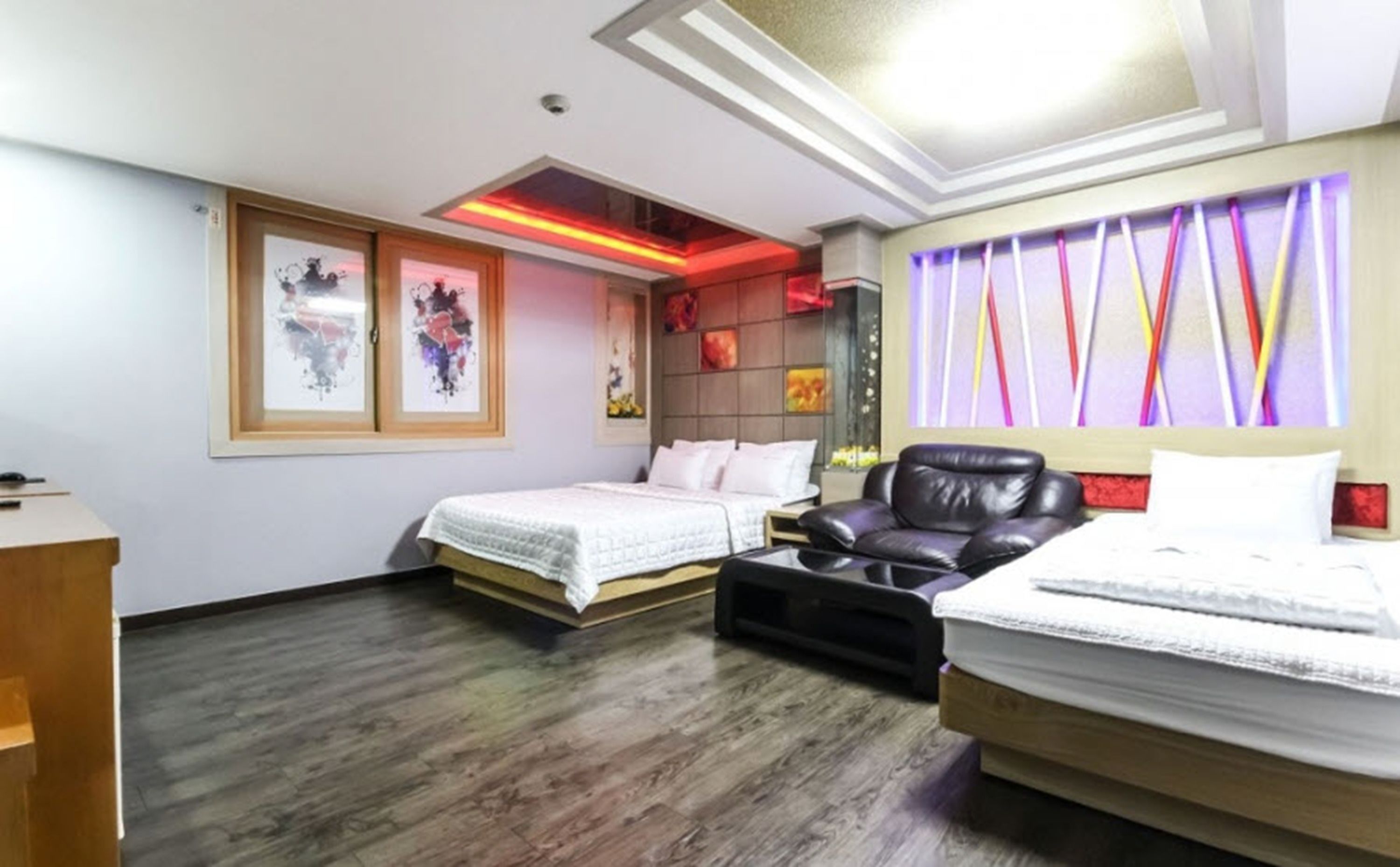 Twin Room | Desk, free WiFi