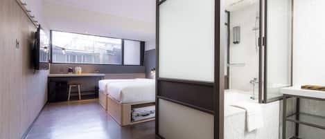 Deluxe Twin Room | In-room safe, desk, free WiFi, bed sheets