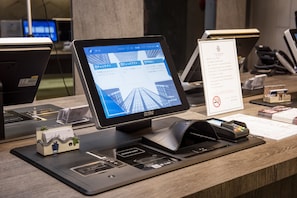 Check-in-/Check-out-Schalter