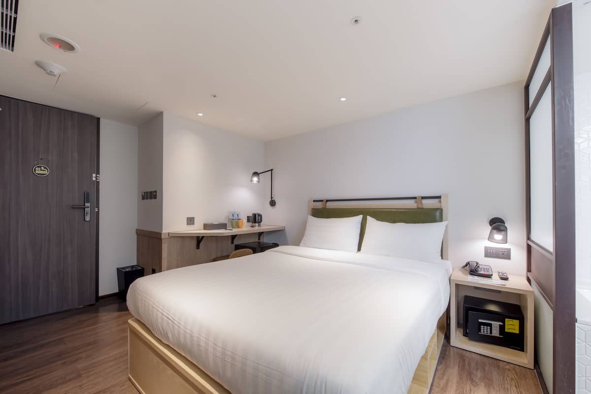 Standard Double Room, No Windows | In-room safe, desk, WiFi (free), bed sheets