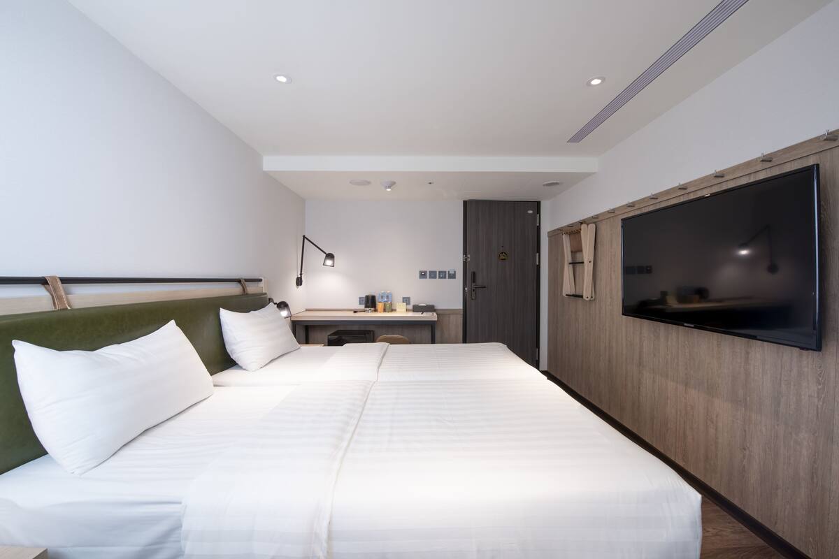 Standard Twin Room, No Windows | In-room safe, desk, WiFi (free), bed sheets