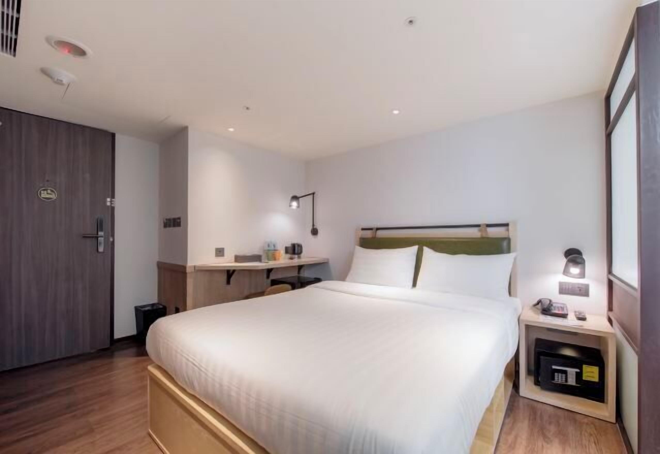 In-room safe, desk, free WiFi, bed sheets