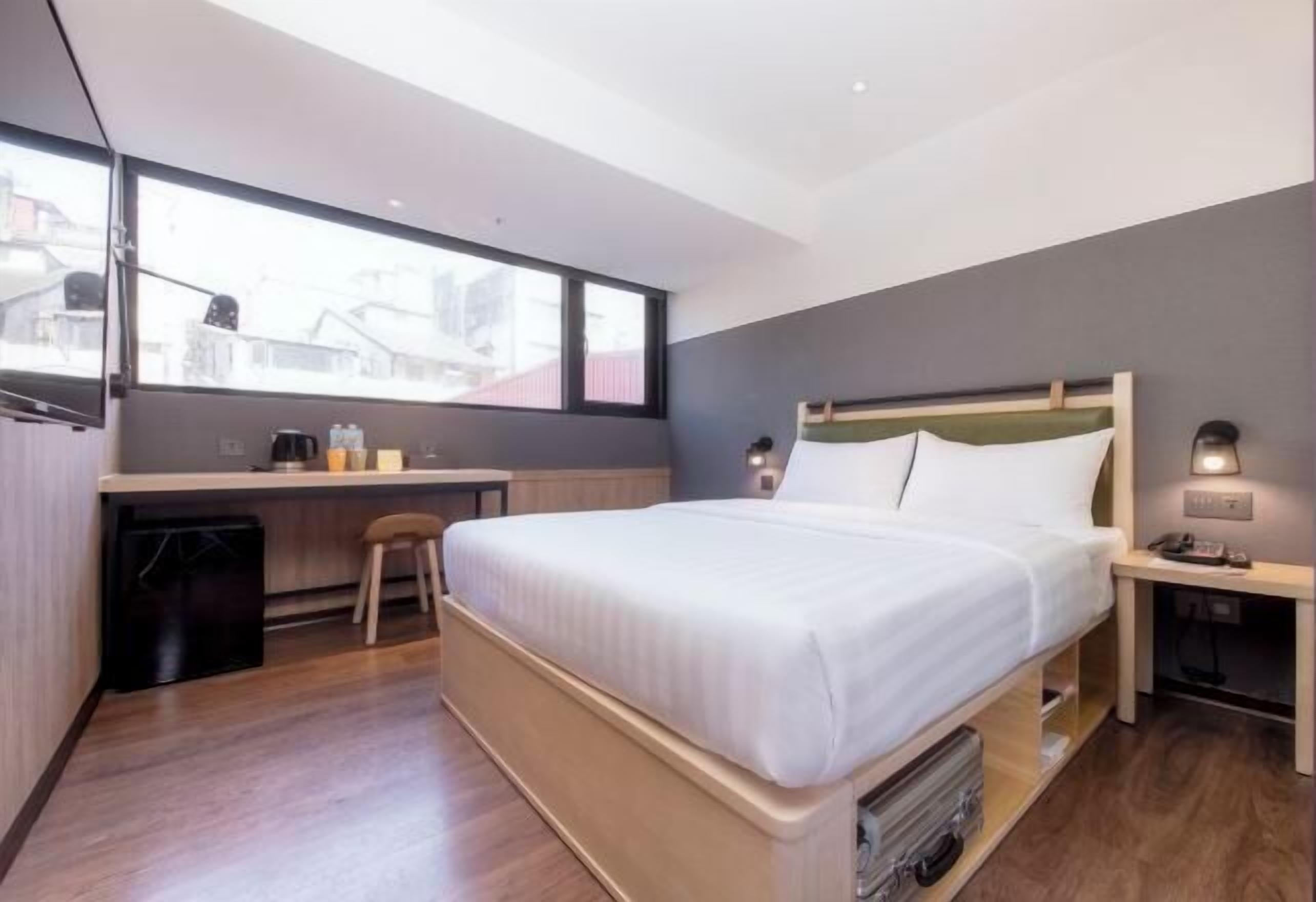 In-room safe, desk, free WiFi, bed sheets