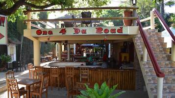 Bar (in der Unterkunft)