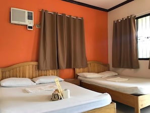 Family Room, 2 Double Beds - John Verhel Homes and Island Tours (Panglao)