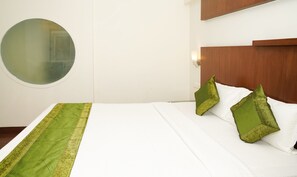 Premium Room, 1 King Bed, Non Smoking | Iron/ironing board, rollaway beds, free WiFi, bed sheets