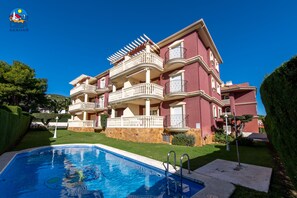 Piscina externa sazonal