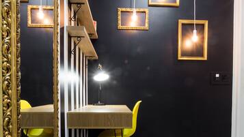 Deluxe Apartment | Ruang tamu | TV skrin rata