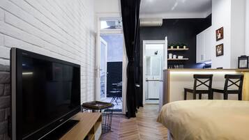 Deluxe Apartment | Ruang kerja komputer riba, kalis bunyi, Wi-fi percuma, cadar katil