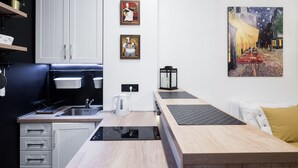 Deluxe Apartment | Private kitchen