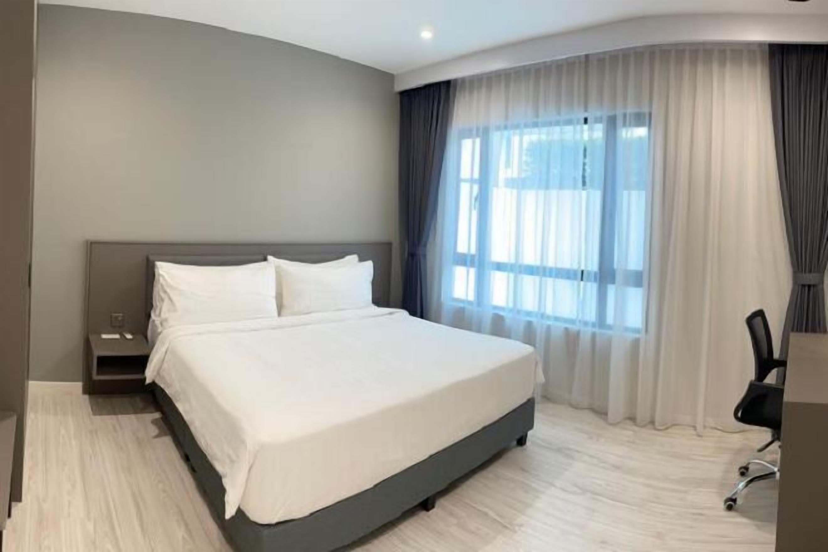 Iron/ironing board, free WiFi, wheelchair access