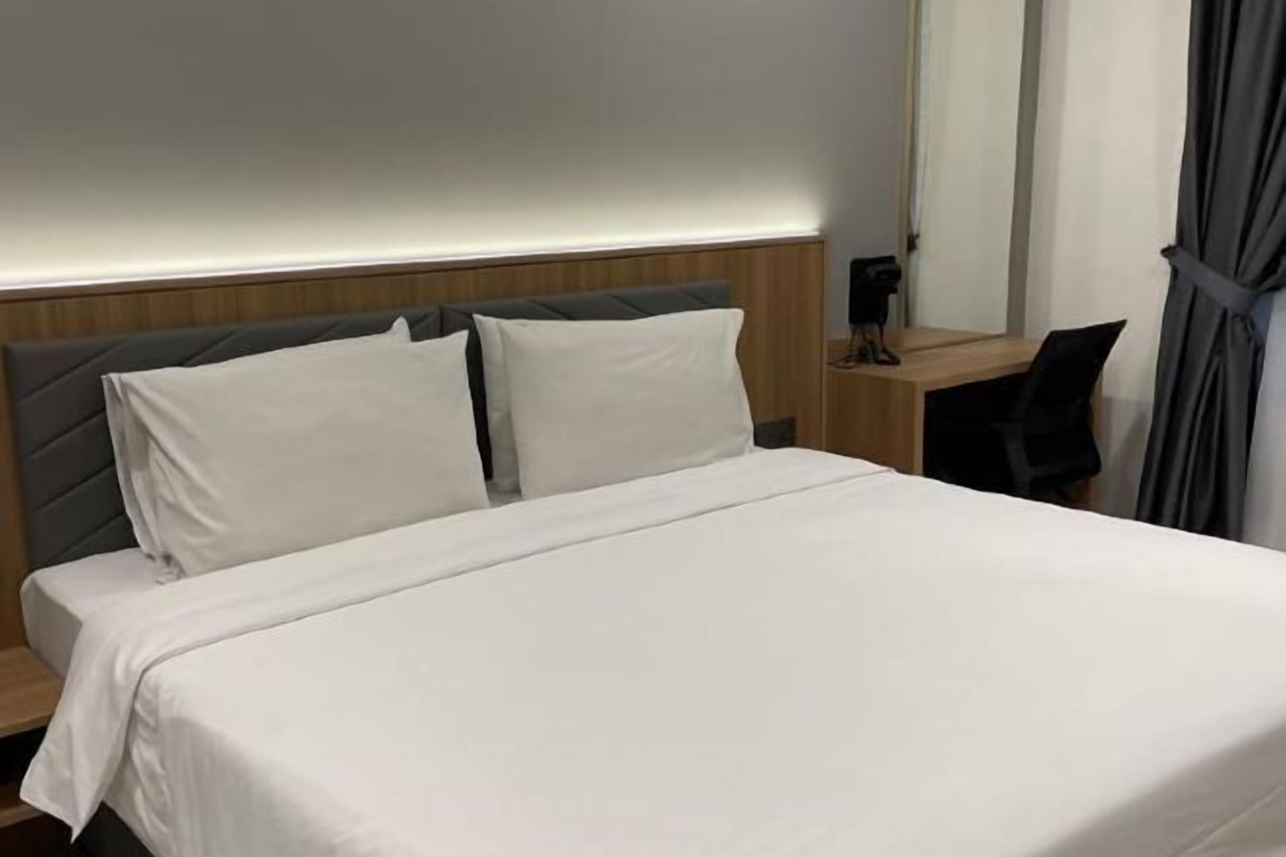 Iron/ironing board, free WiFi, wheelchair access