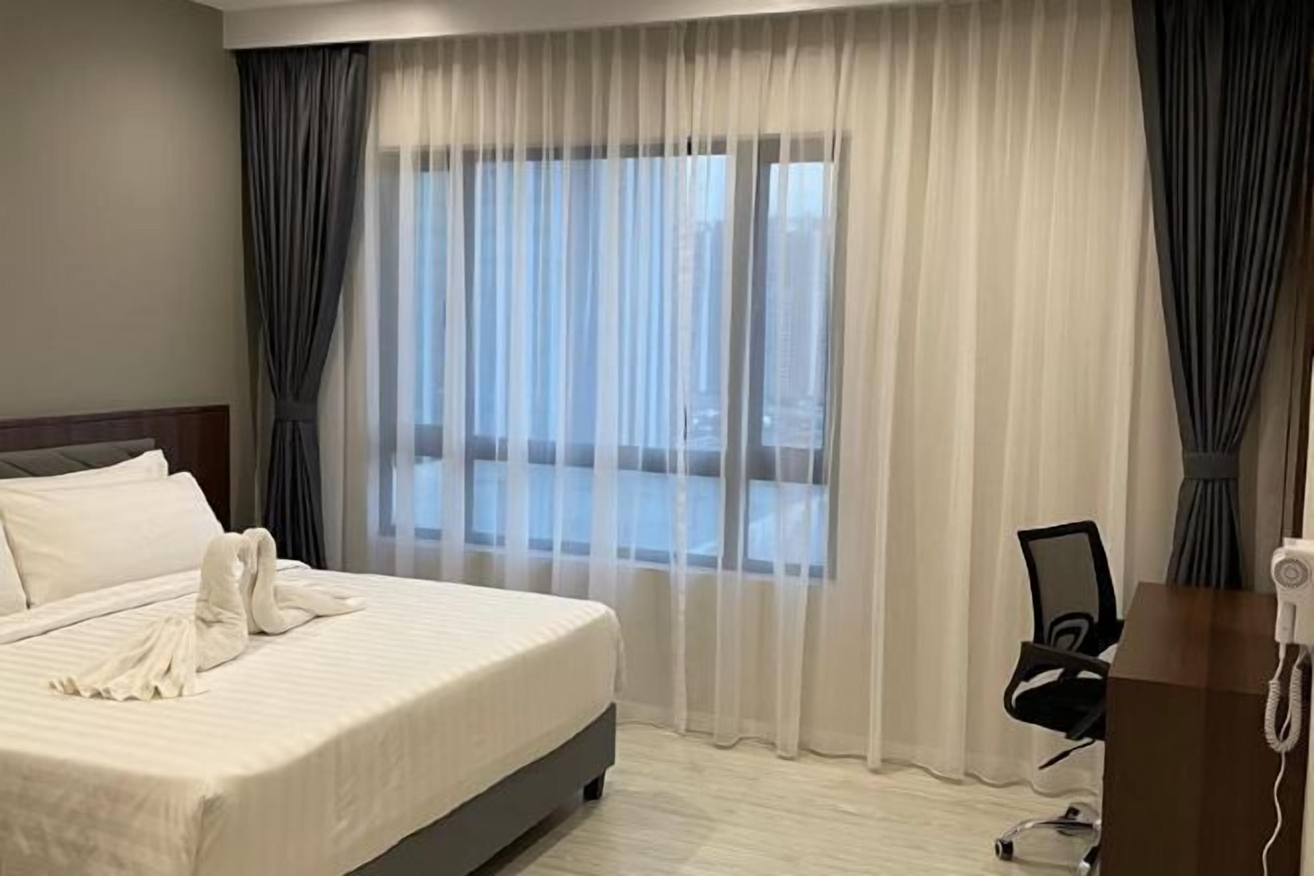 Iron/ironing board, free WiFi, wheelchair access