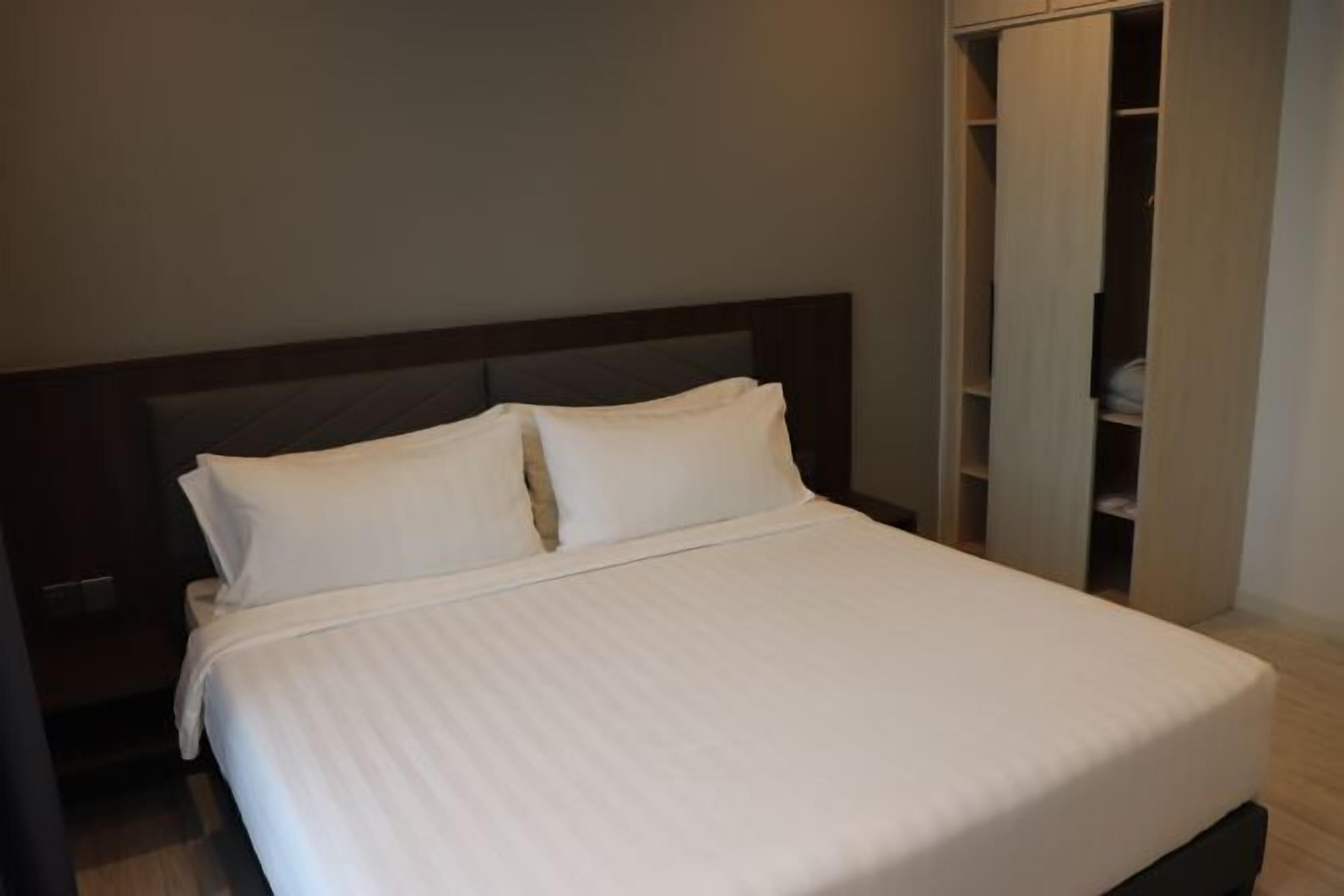 Iron/ironing board, free WiFi, wheelchair access