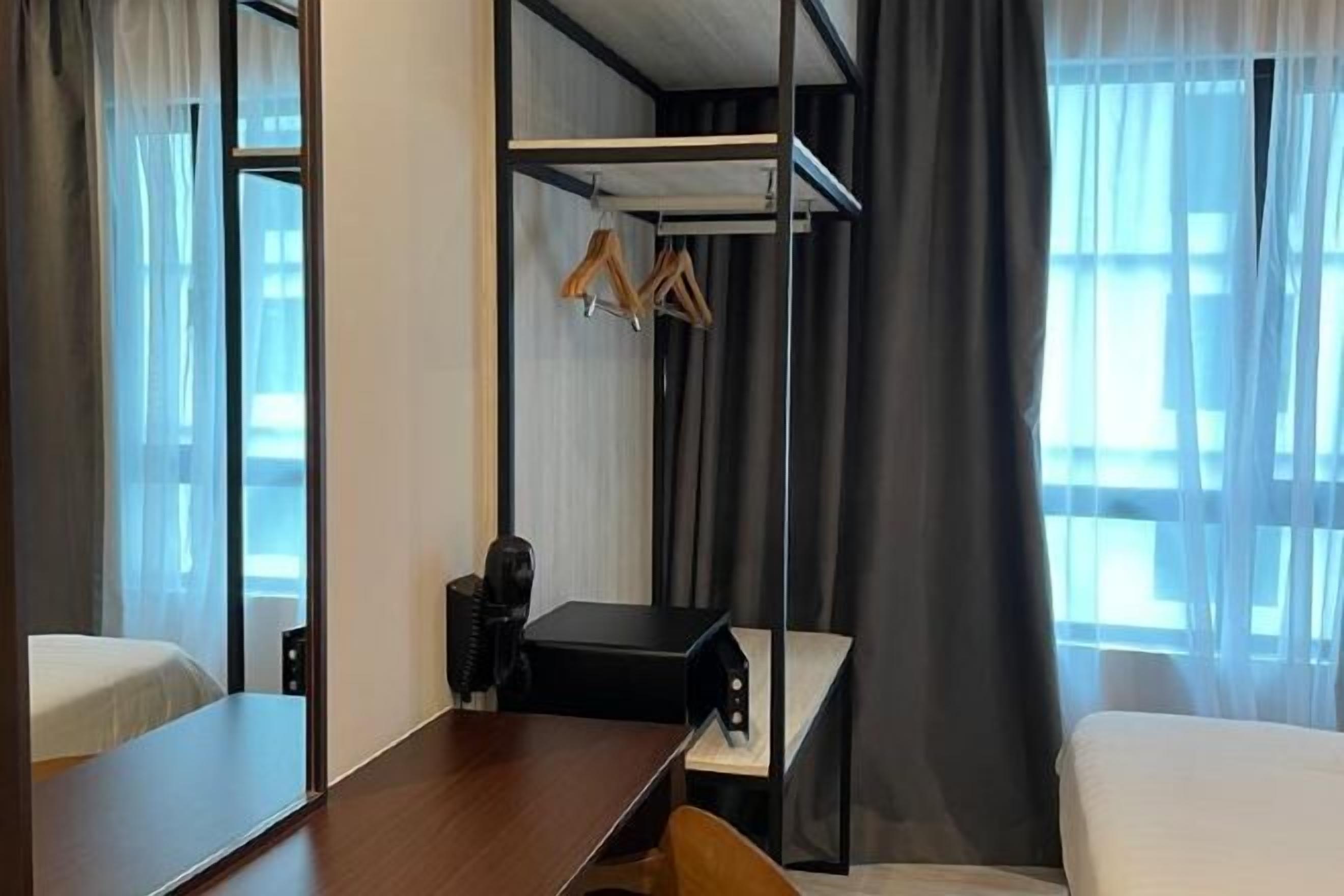 Iron/ironing board, free WiFi, wheelchair access