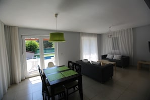 Villa | Oppholdsrom | LCD-TV