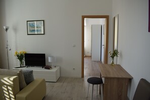 Apartment, 1 Bedroom | Living area