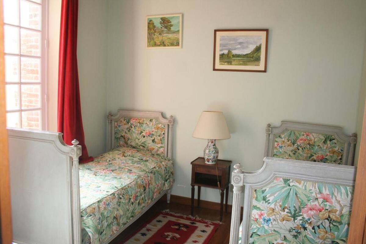 Individually decorated, individually furnished, iron/ironing board