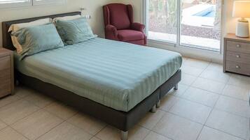 Blackout curtains, free WiFi, bed sheets
