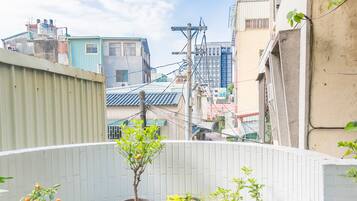 Premium bedding, individually decorated, individually furnished, desk