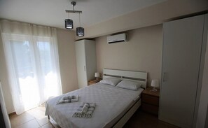 Villa | 4 soverom, skrivebord og wi-fi (inkludert)