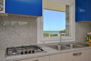 Penthouse, 3 chambres, patio (CX8) | Coin cuisine privé