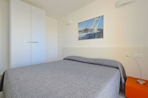 Appartement Penthouse, 3 chambres, patio (CX8) | Coffre-fort, lit de bébé (supplément), accès au Wi-Fi (inclus)