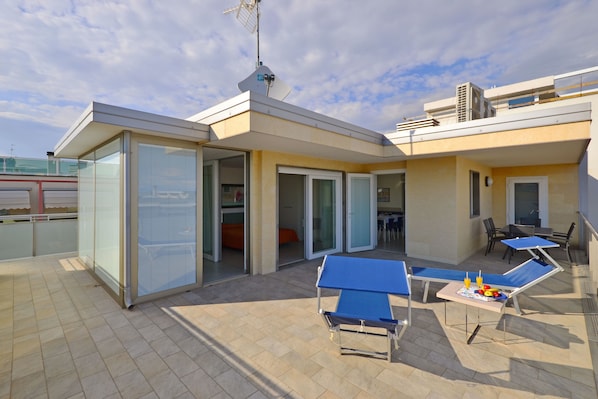 Appartement Penthouse, 3 chambres, patio (CX8) | Terrasse/patio