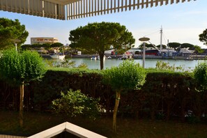Appartement, 1 chambre | Vue depuis le balcon