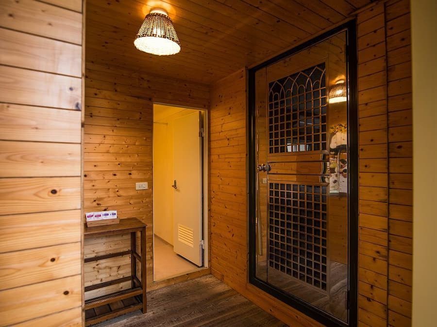 Family Quadruple Room | Bathroom | Shower, hair dryer, slippers, towels
