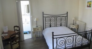 Double Room (37)