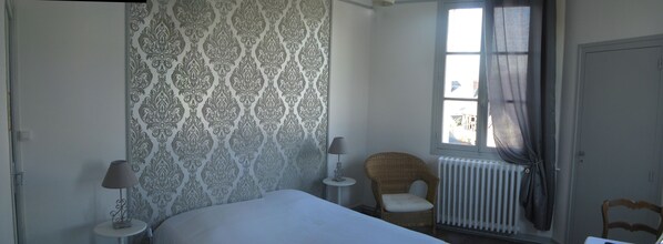 Double Room (37)