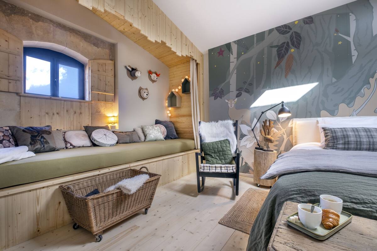 Family Quadruple Room, Multiple Beds, Non Smoking | Premium bedding, individually decorated, individually furnished