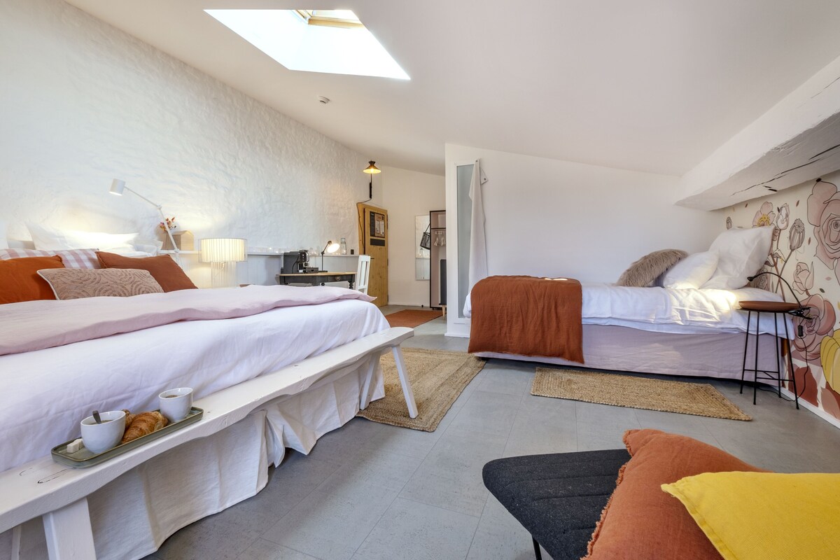 Classic-Dreibettzimmer, Mehrere Betten, Nichtraucher | Hochwertige Bettwaren, individuell dekoriert, individuell eingerichtet