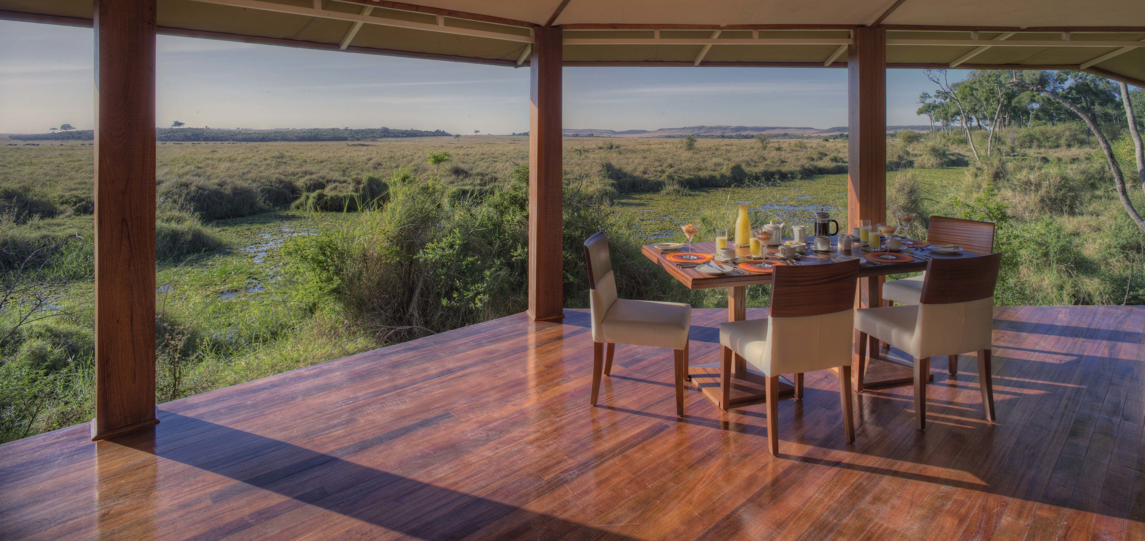 تقديم الإفطار والغداء والعشاء